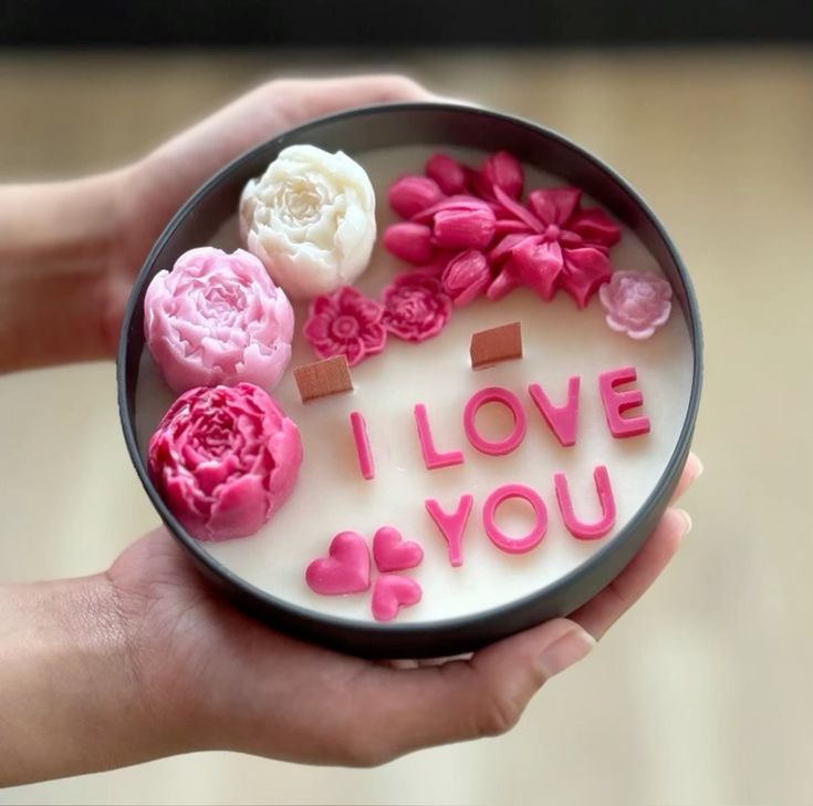 “I Love You” Floral Soy Candle – Luxury Gift for Someone Special