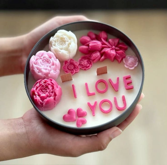 “I Love You” Floral Soy Candle – Luxury Gift for Someone Special