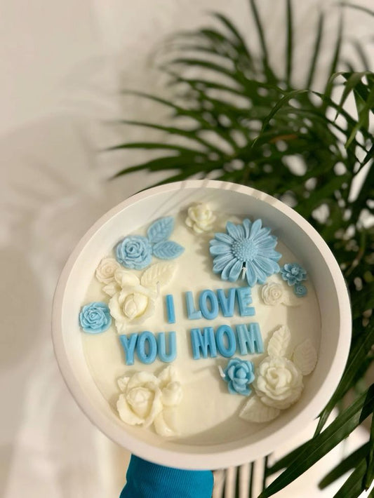 "I Love You Mom" Floral Candle – Elegant Handmade Gift